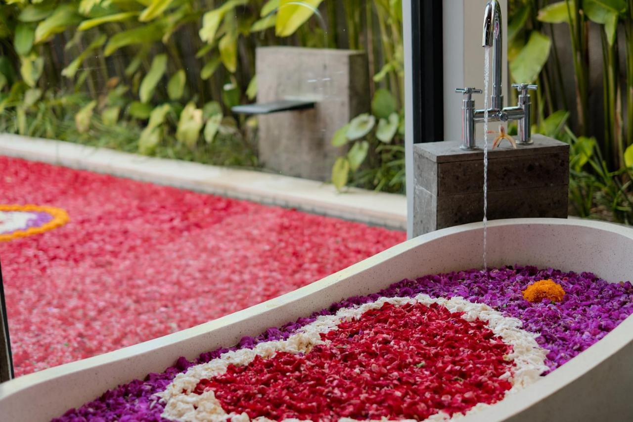 Abhinaya Ubud Villa Экстерьер фото